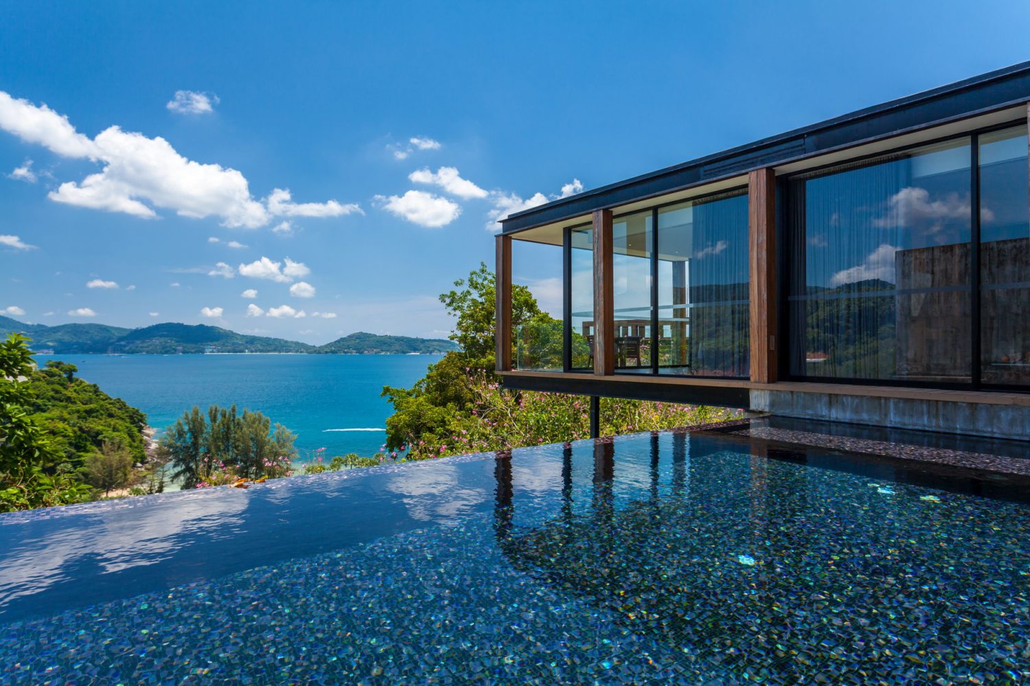 Luxury Hanging Infinity Pool Villa | The Naka Phuket l 5-star ...
