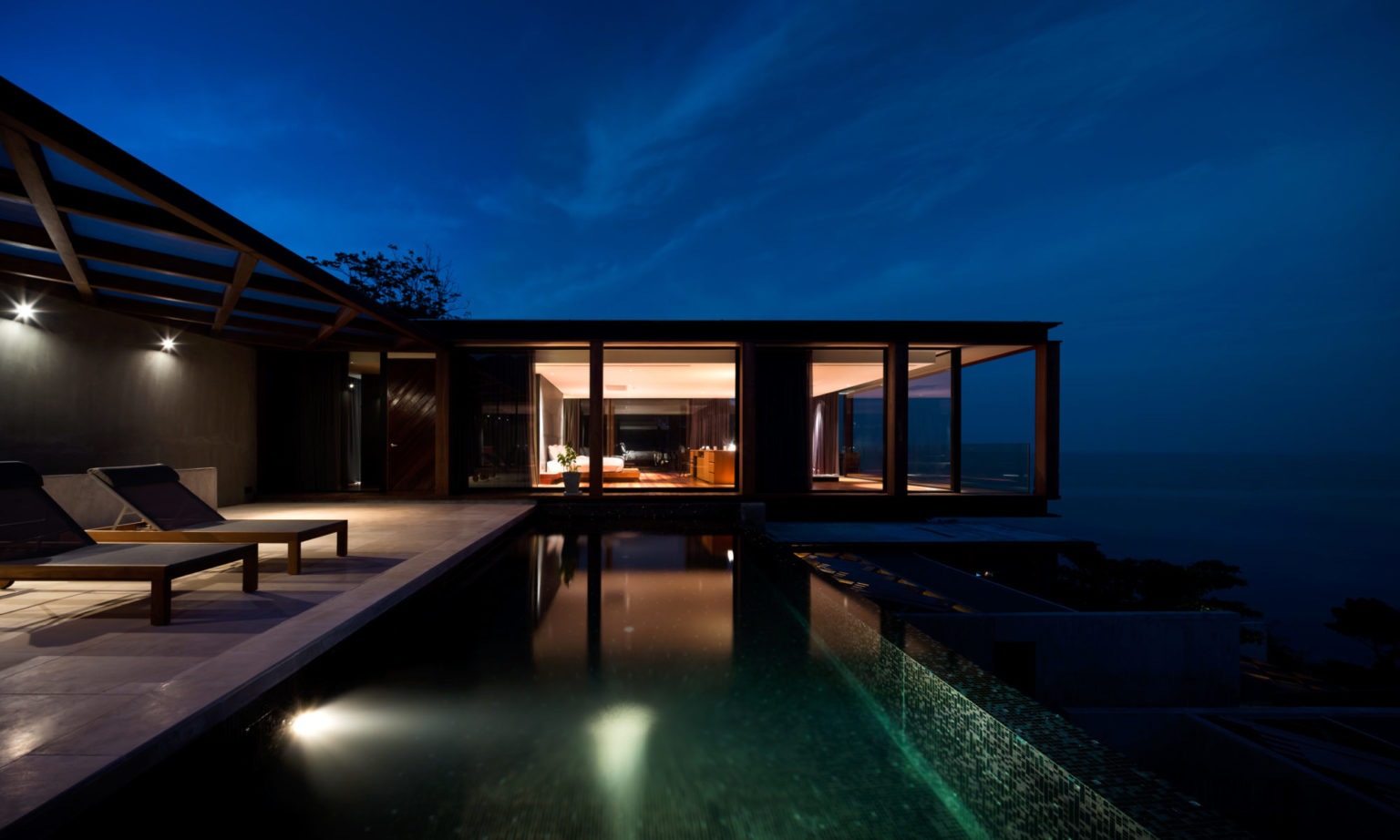 Luxury Hanging Infinity Pool Villa | The Naka Phuket l 5-star ...